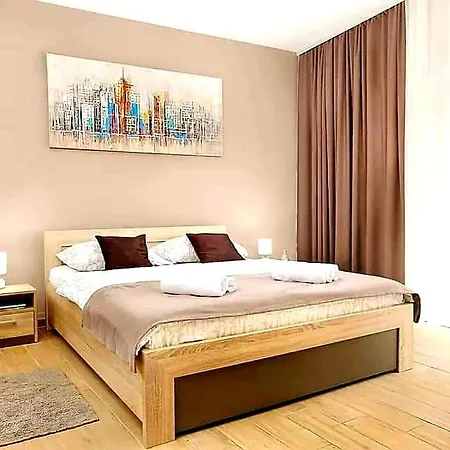 Centar Lux 2 אכסניה זרנג'נין