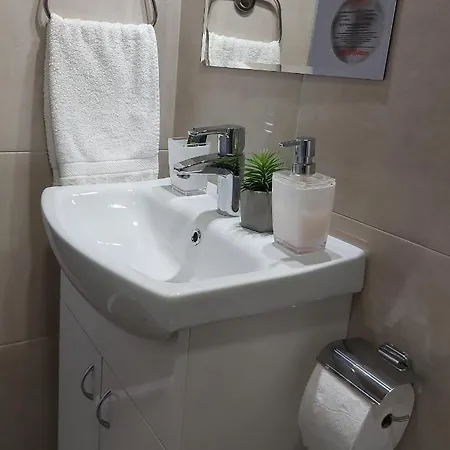 Centar Lux 2 אכסניה *