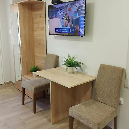 אכסניה Centar Lux 2 *