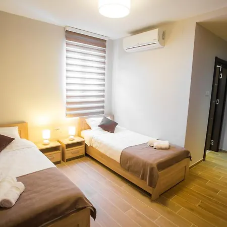 אכסניה Centar Lux 2 זרנג'נין