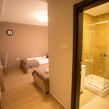 אכסניה Centar Lux 2