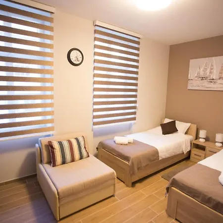 Centar Lux 2 אכסניה